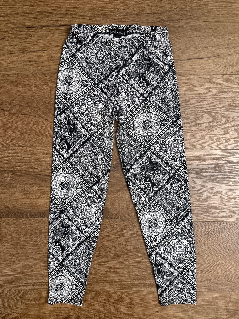 Derek Heart Black & White Bandana Print Leggings